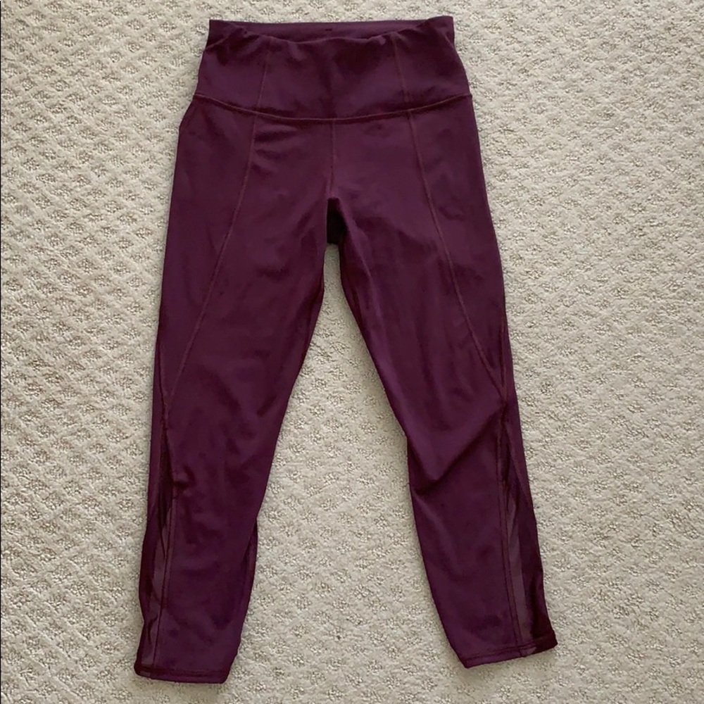 Athleta Maroon Lighting Capri - XS